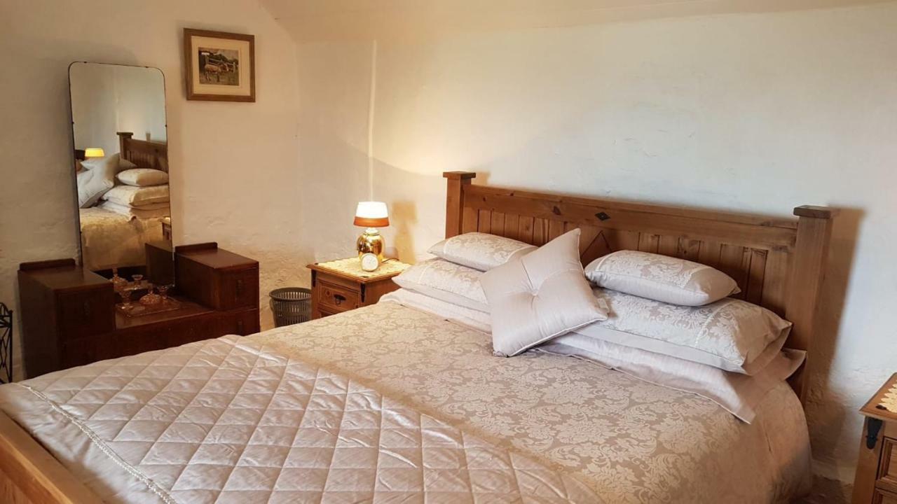 Stunning Views At Ballagh Cottage Newcastle Newcastle  Ngoại thất bức ảnh