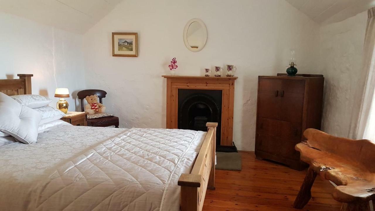 Stunning Views At Ballagh Cottage Newcastle Newcastle  Ngoại thất bức ảnh